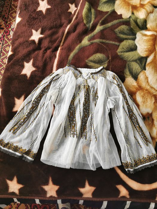 Ie +Vesta autentica tradițională veche 100 ani