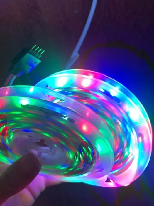 5 метра РГБ ЛЕД лента ленти многоцветна с дистанционно RGB LED светеща