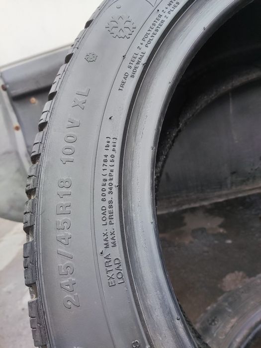 2бр зимни гуми 245/45/18 Kumho
6mm
Без лепенки и кривини
цена 99лв за