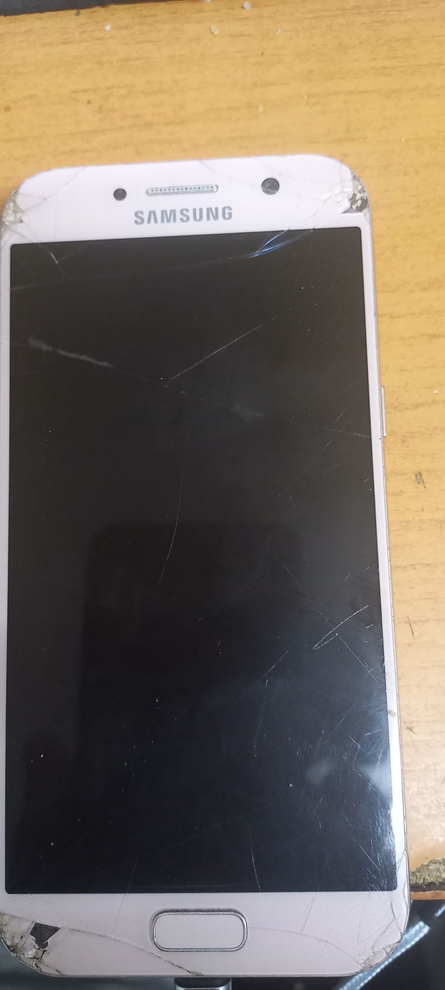 Samsung Galaxy A7 (2017) SM-A 720- за части\Sony Xperia