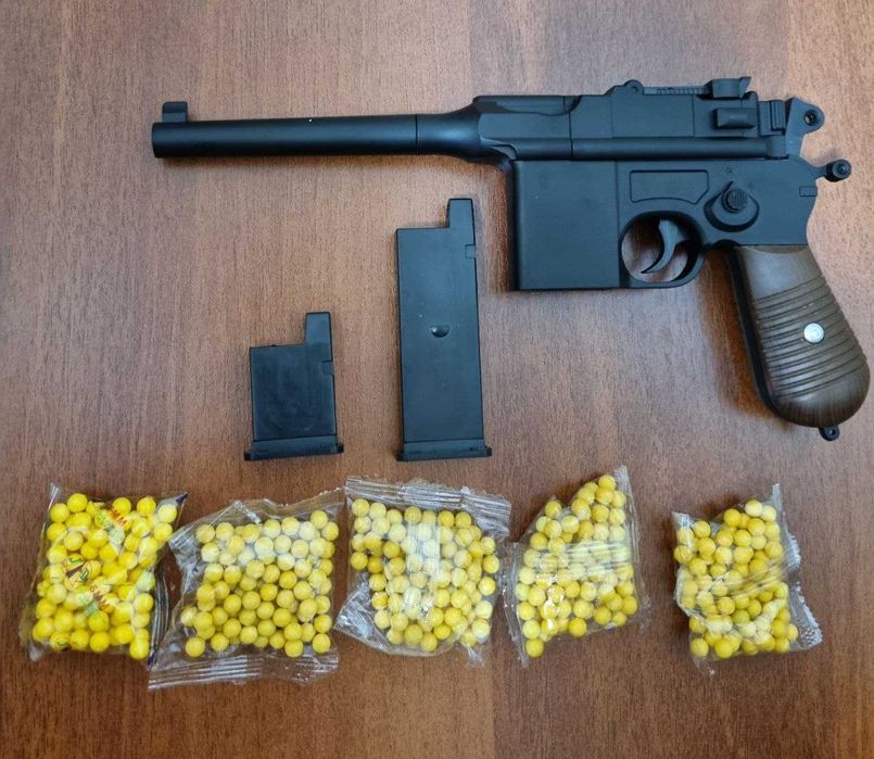 Пистолет игрушечный металлический