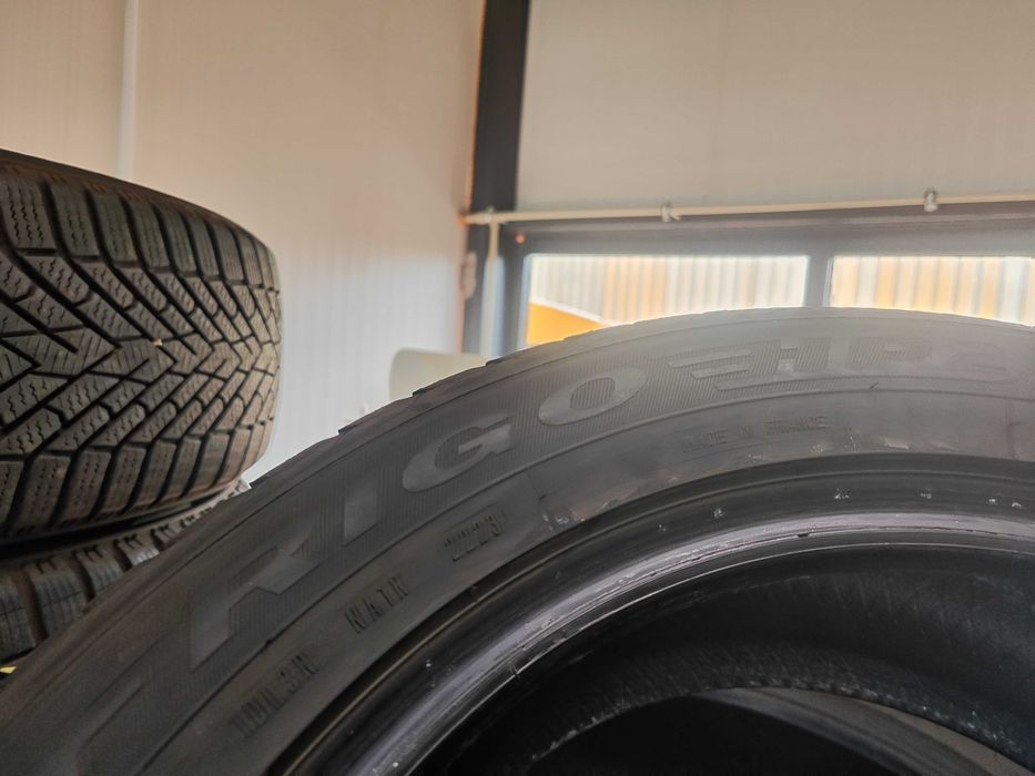 2бр.зимни гуми 215/55/17 Debica