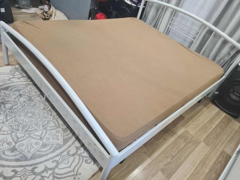 Pat de mijloc dormitor