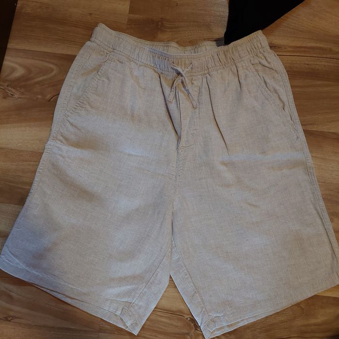 Къси панталонки и блуза за дете на 12-14 г.