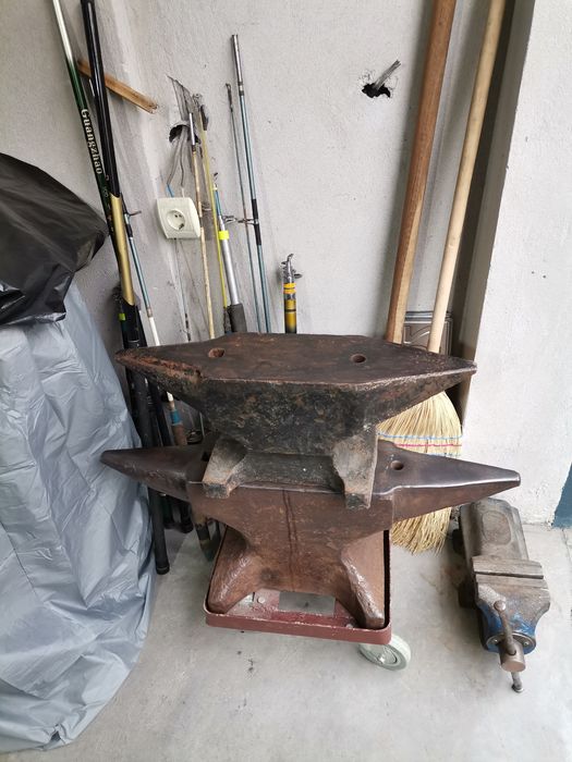 Голяма наковалня 60кг.