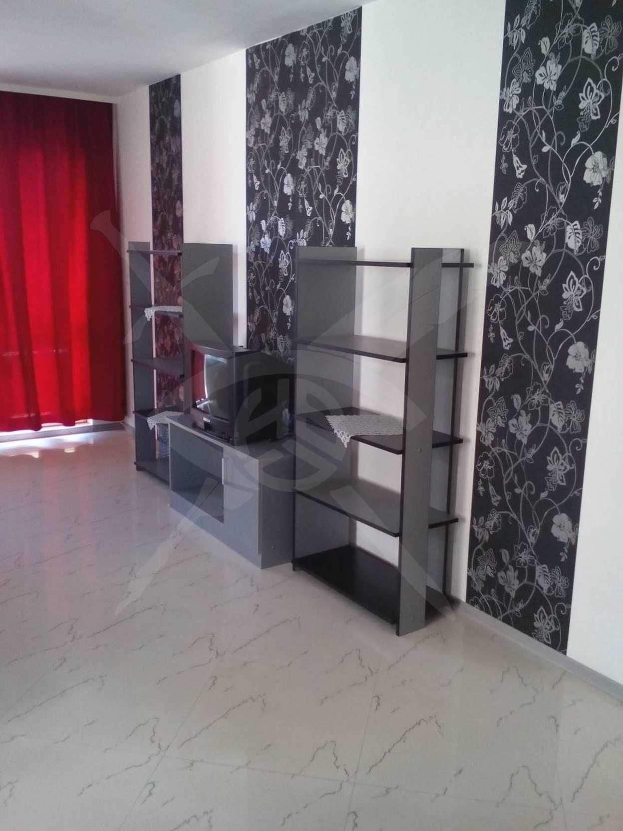 Тристаен апартамент кв.Бриз - 50104