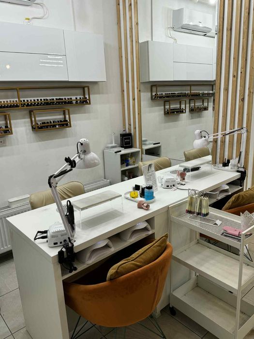 Masă dublă de manichiură