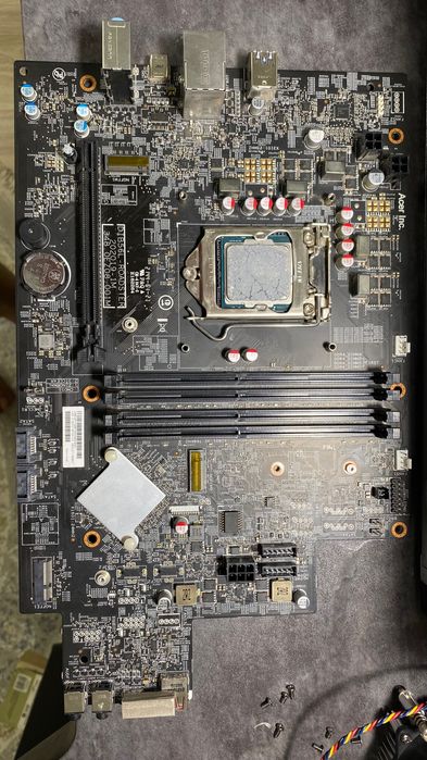 Материнская плата брендовая от Acer LGA1200 потянет core i7 11700