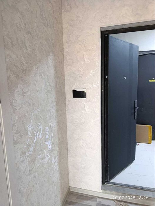 1-xonali Kvartira sotiladi. Rohat metrodan 5-10 daqiqalik yo`lda.