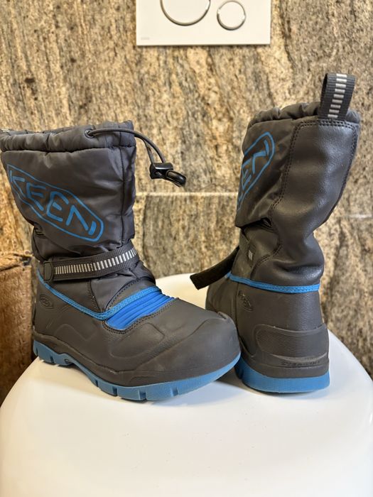 ghete albastre de baieti