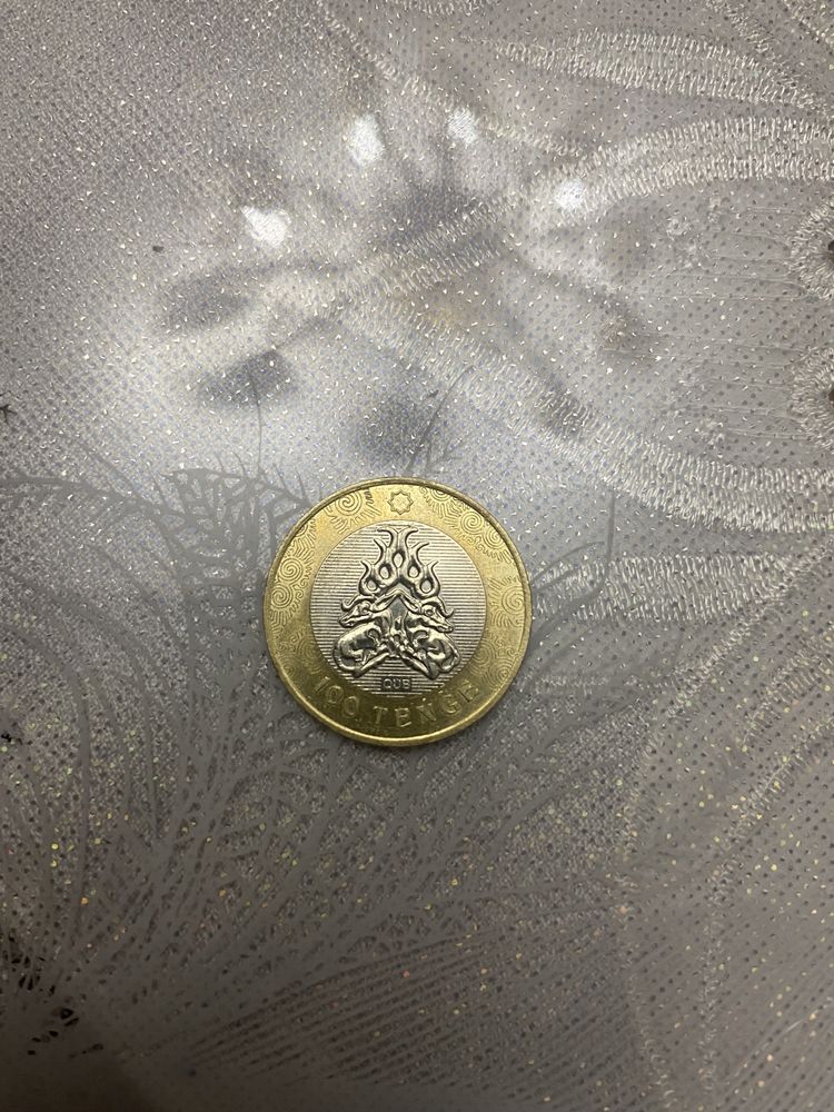 Продам монету 100 тг