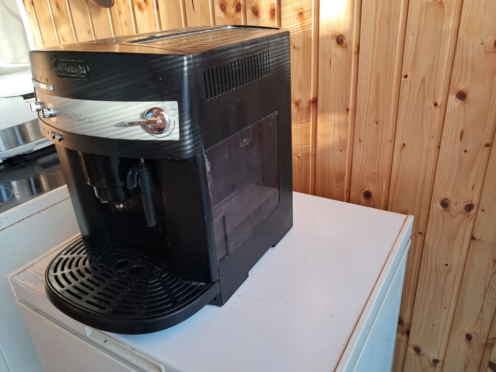 Кафемашина Delonghi MAGNIFIKA