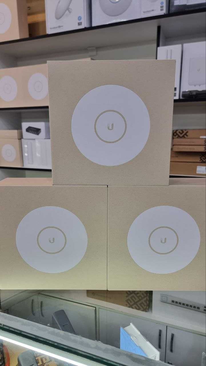 Беспроводная точка доступа Ubiquiti UniFi 6 PRO, артикул:U6-Pro