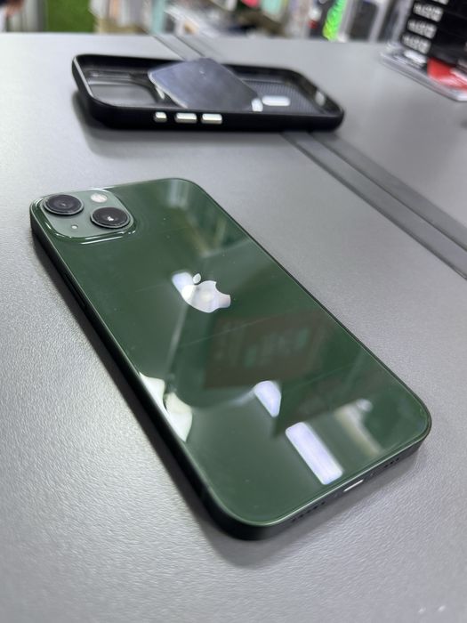 Продам телефон Айфон 13 128гб