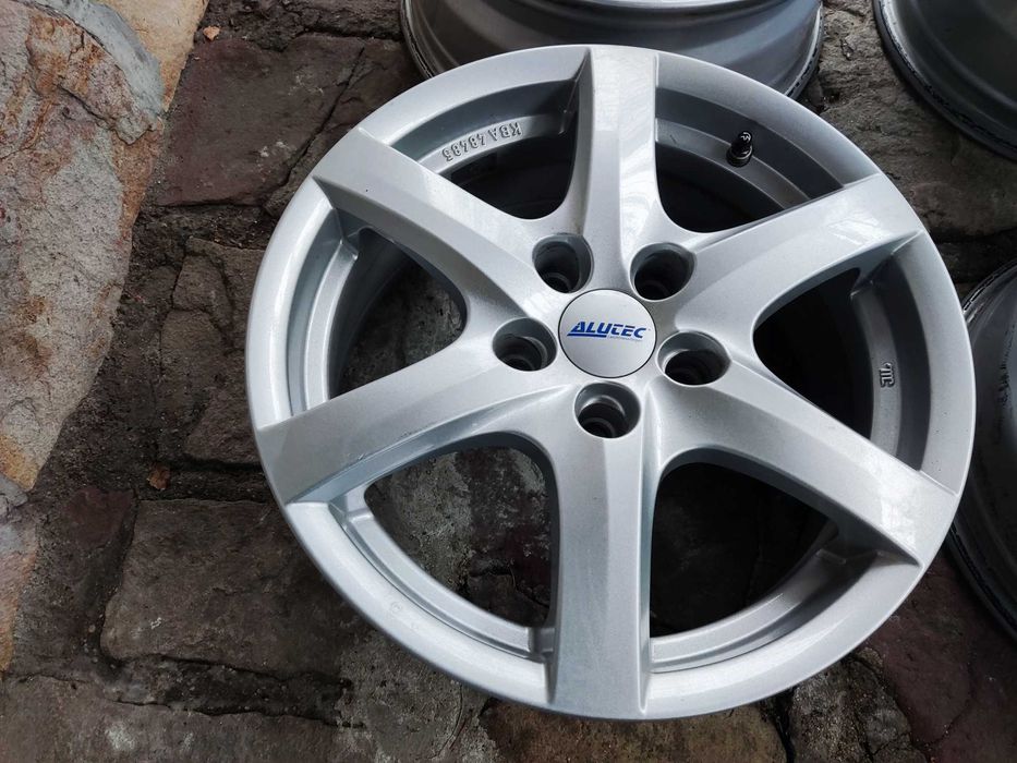 16 цола 5x114,3  лети джанти 5х114,3 Alutec Nissan Kia Hyundai ET33