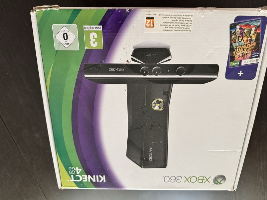 Vand XBOX 360 KINECT in perfecta stare ,aproape nou ambalaj original .