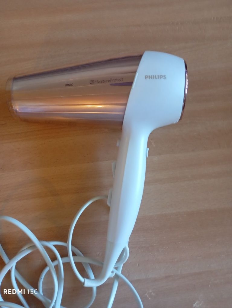 Uscător  par  Philips