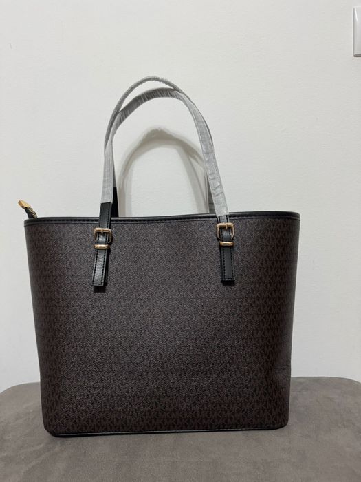 Vand geanta noua Michael Kors