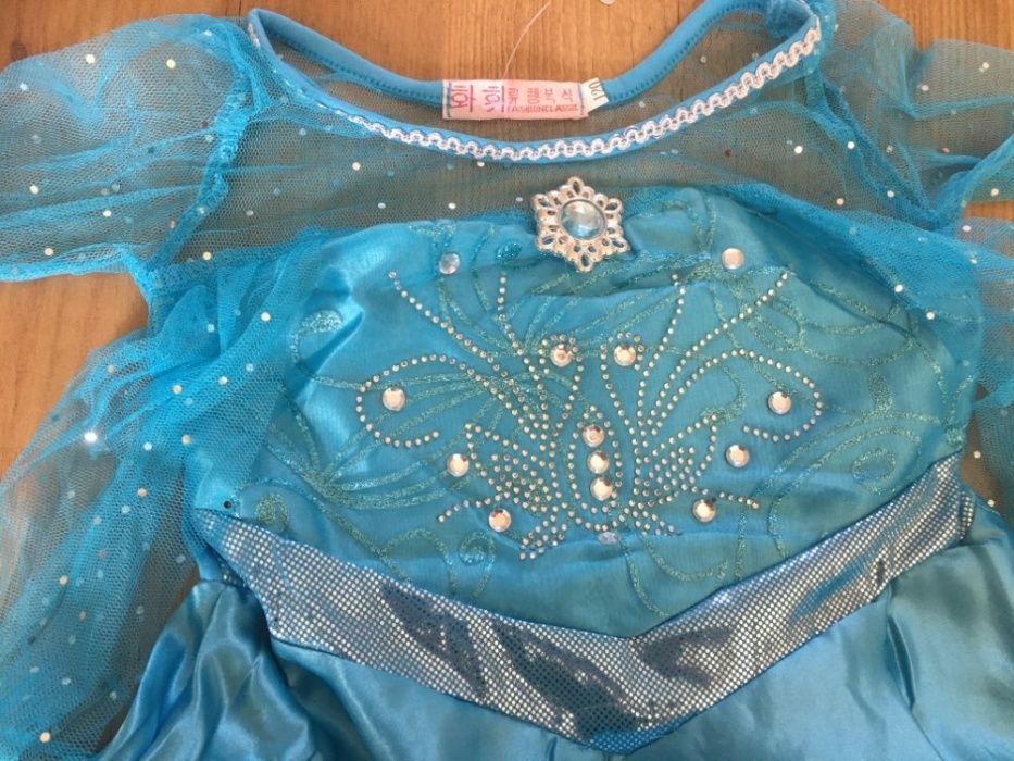 Rochie rochita printesa Elsa NOUA 4,5 ani