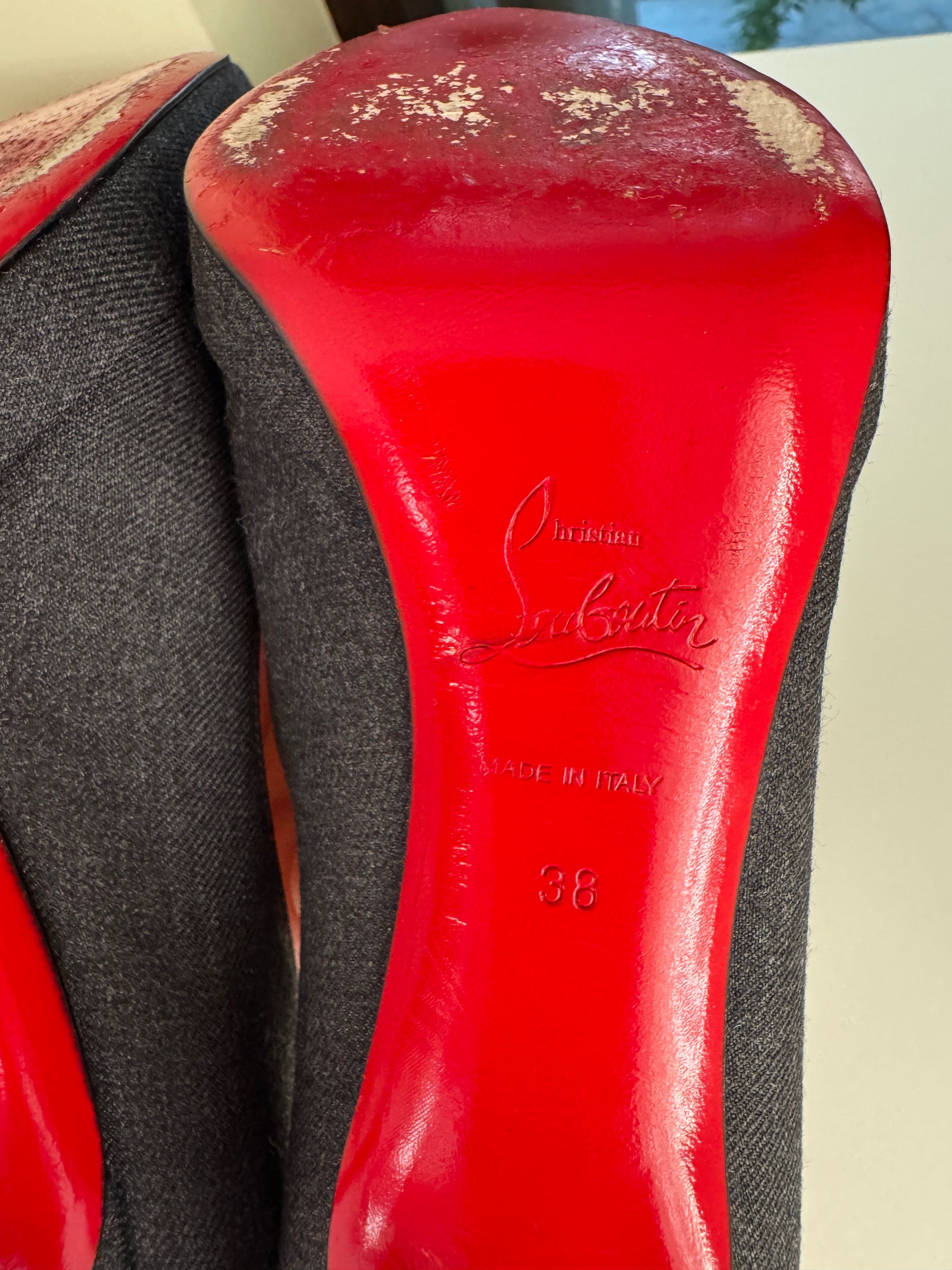 Christian Louboutin ток, 38-размер, оригинални