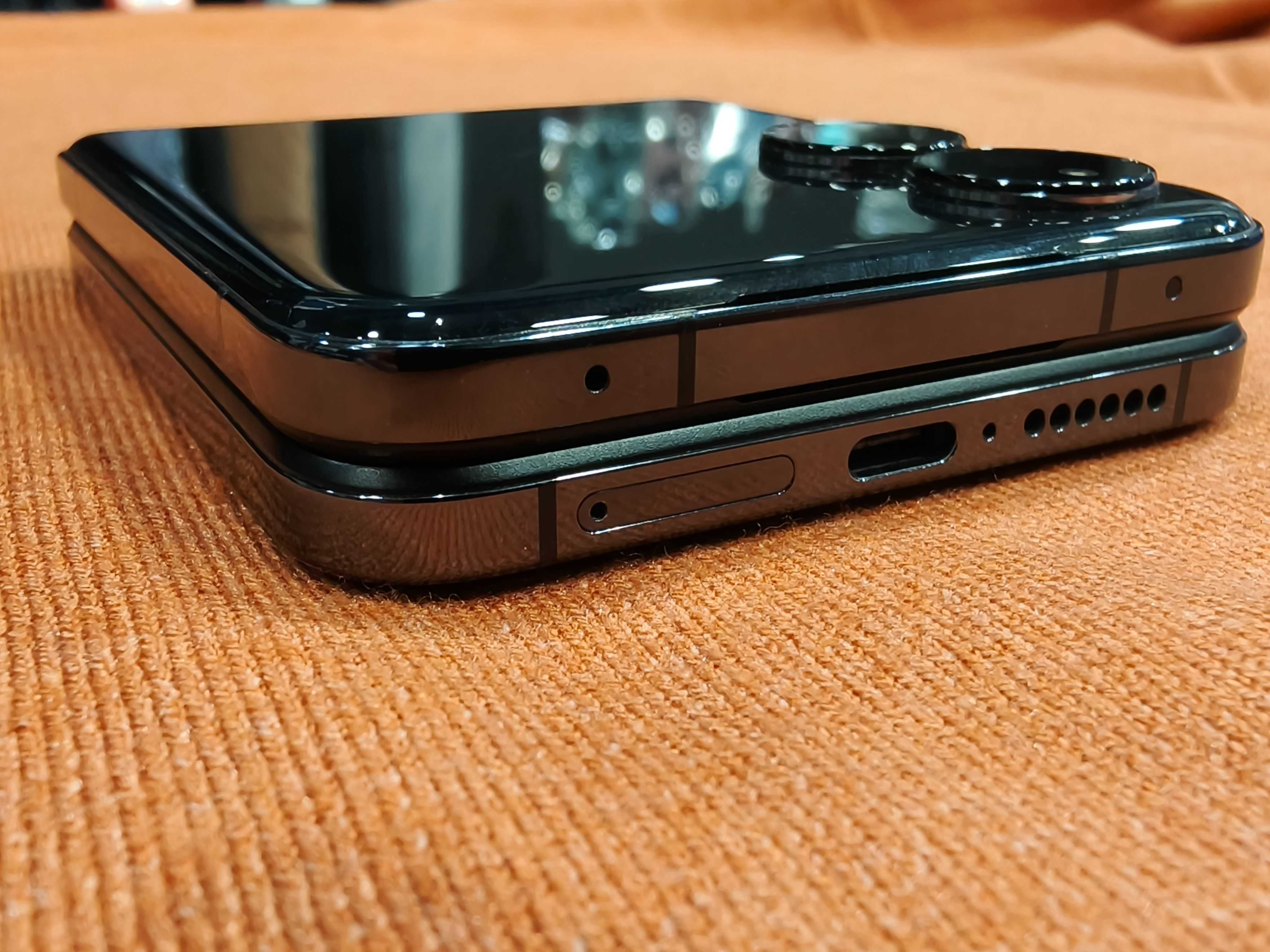 Сгъваем Xiaomi Mix Flip черен 12/256 SD8 Gen3 Leica