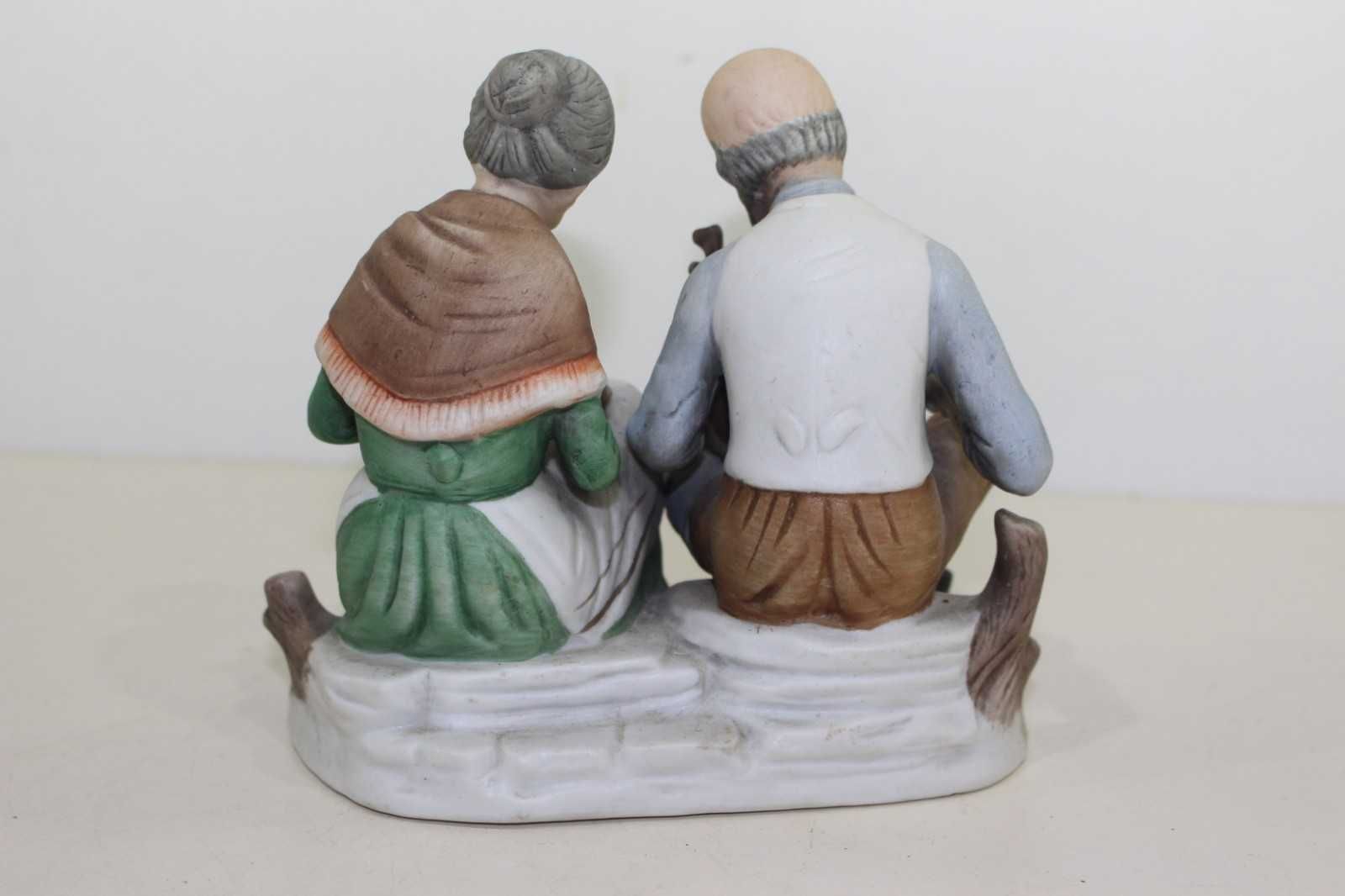 Стилна керамична статуетка Баба и Дядо градинари. Внос Франция