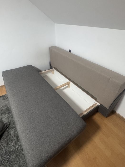 Canapea Extensibila sau pat într-o stare foarte bună