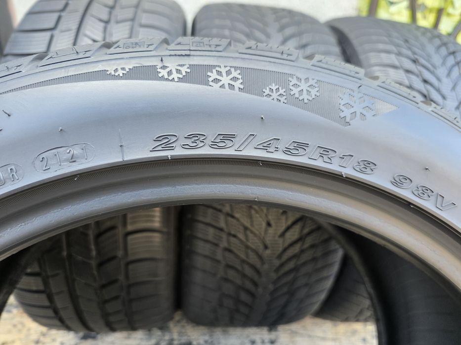 Vând patru anvelope de iarna 235 45 18  nexen/  nokian