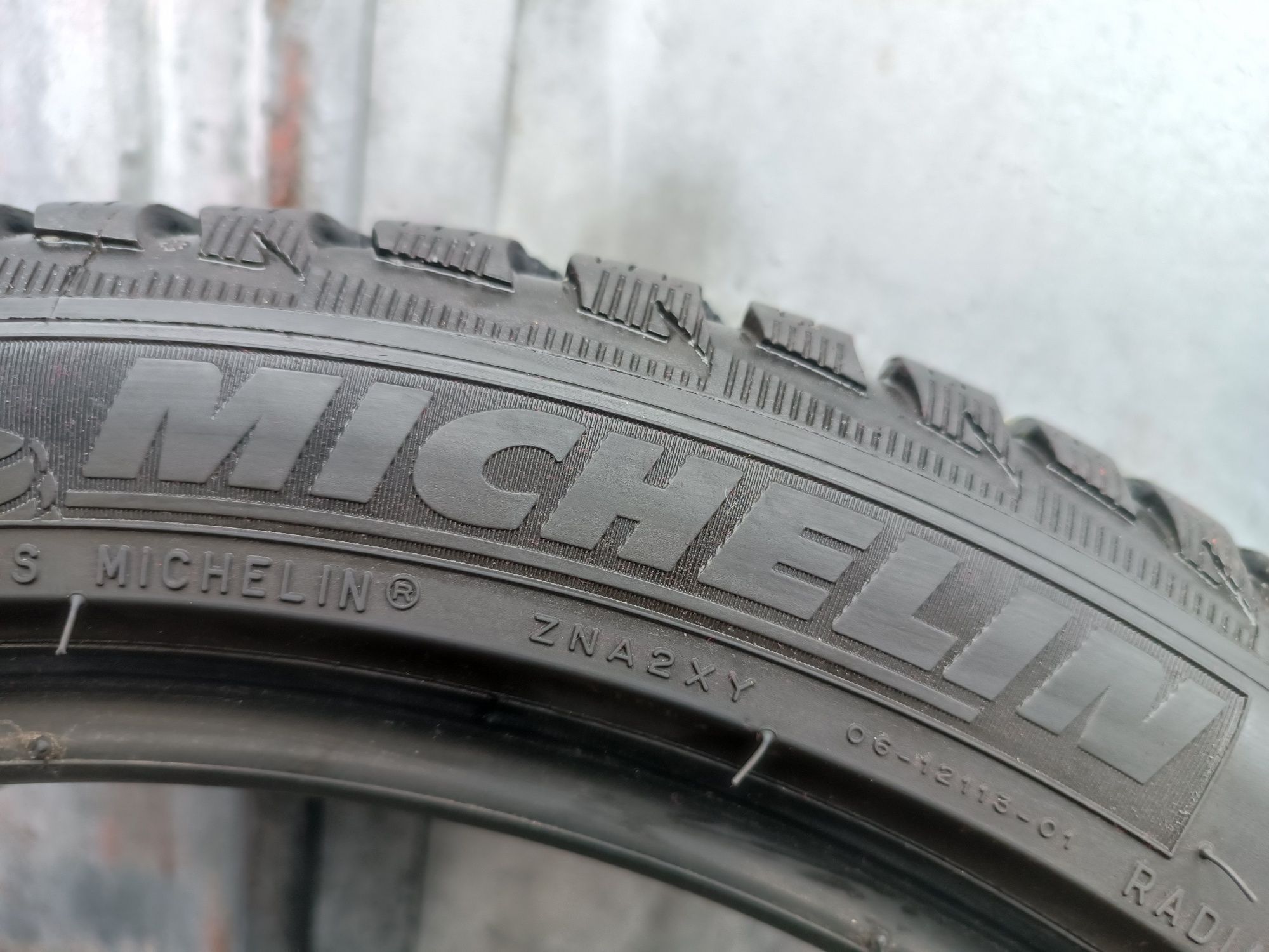 215/45/17 Michelin