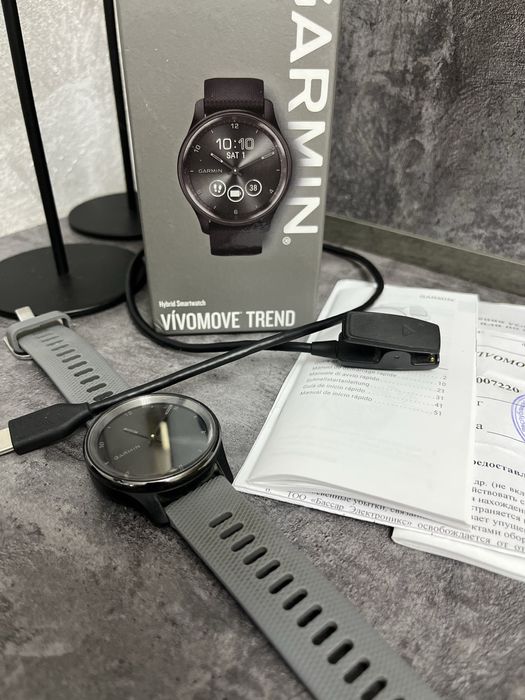 Продам часы Garmin Vivomove Trend