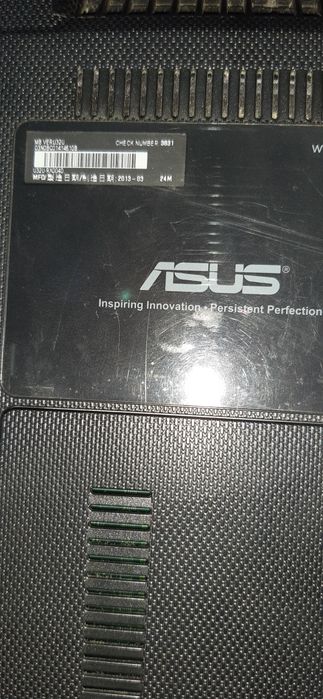 Laptop asus slim defect pentru piese