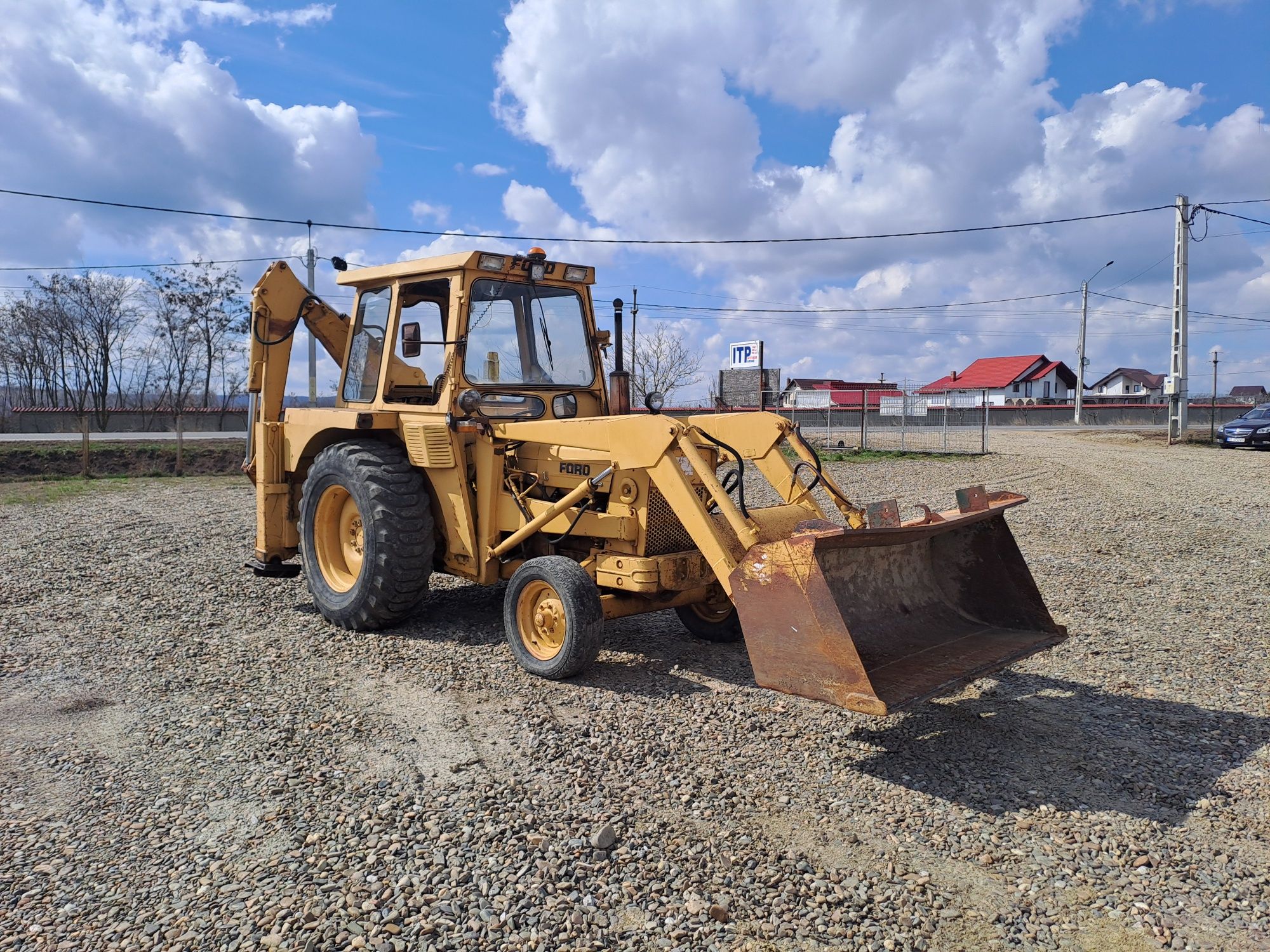 De vânzare Buldo excavator Ford