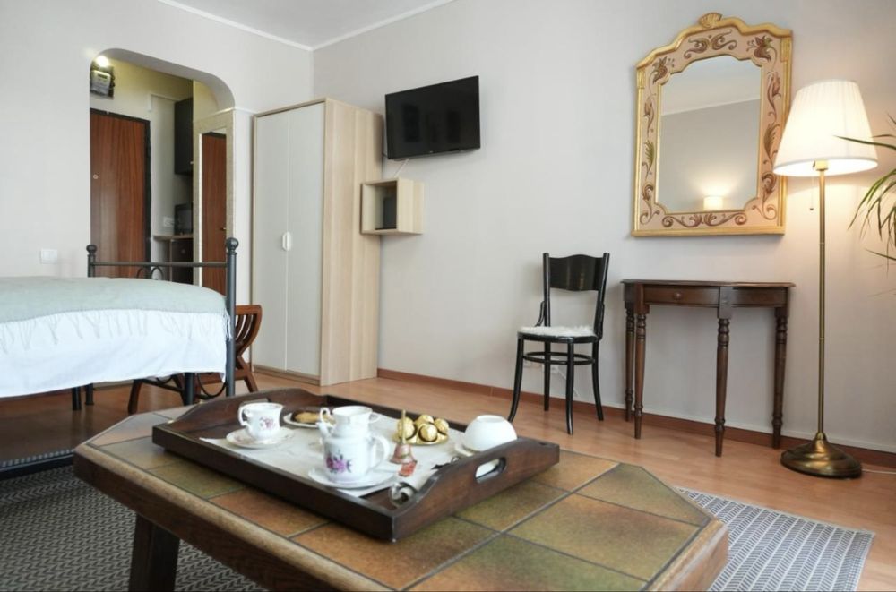 Inchiriez garsoniera, zona Ateneul Roman / Studio for rent