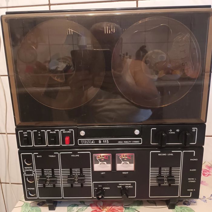 Magnetofon Tesla b115