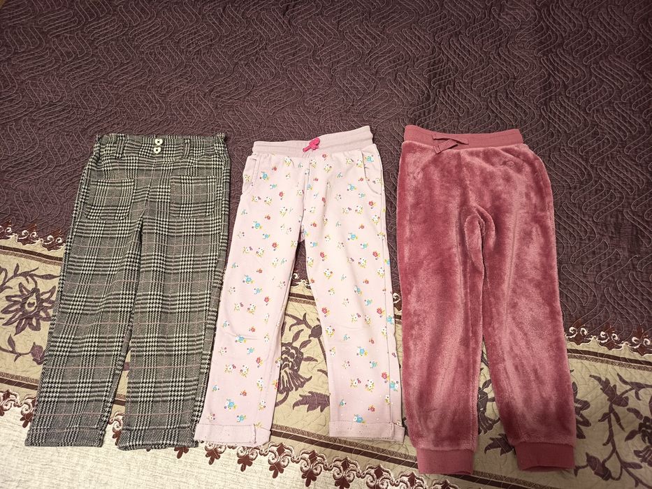 Lot pantaloni  fetițe - 4 ani