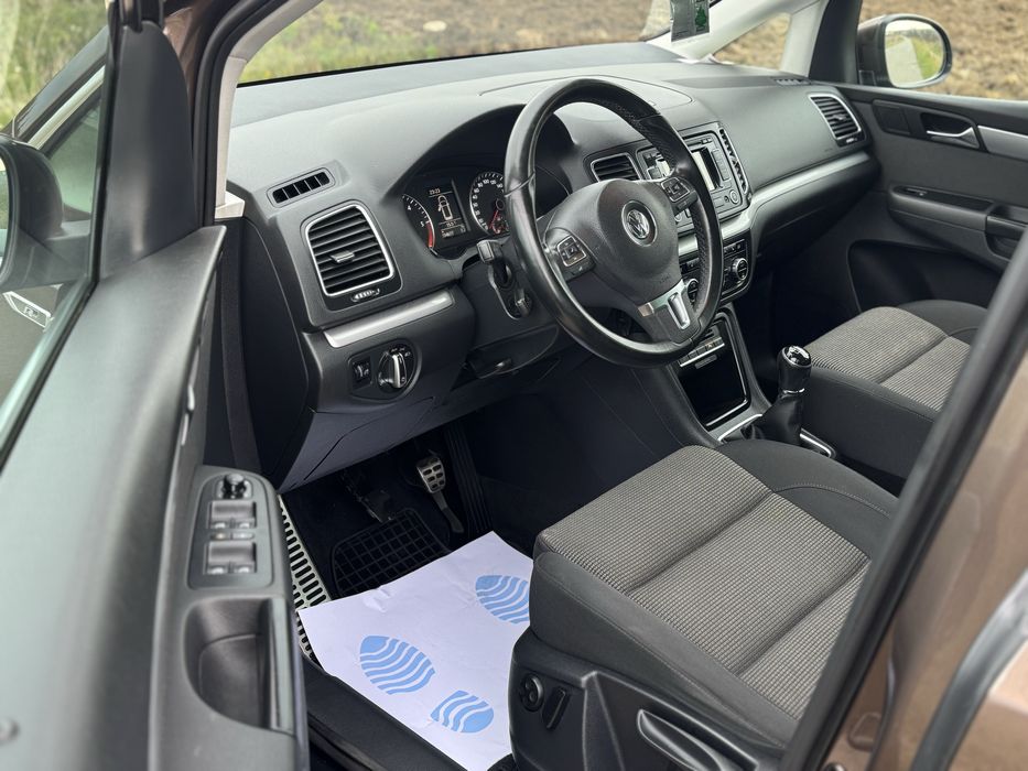 VW Sharan  R-Line 2.0 TDI 140 CP 2013 IMPECABIL