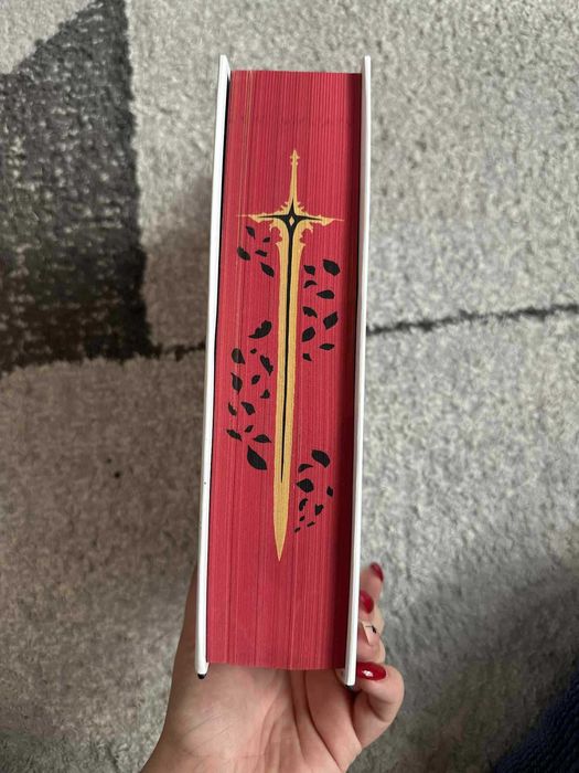 Книги от Колекция „Короните на Наяксия“