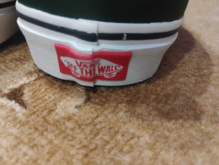 Чисто нови оригинални мъжки маратонки Vans 44 ти номер Зелени