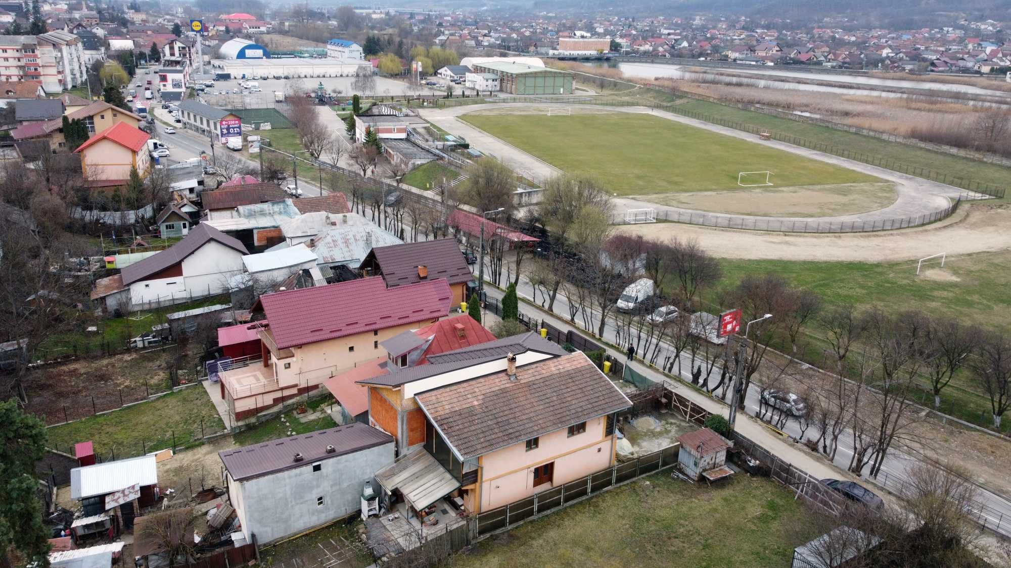 Casă de vânzare în Curtea de Argeș ( zona Stadion )