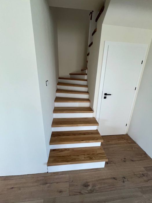 Scari lemn stejar la comanda