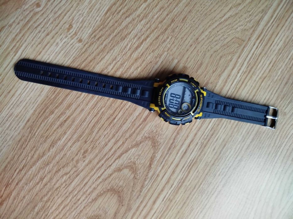 Ceas digital Mingrui cu data si lumina Functional