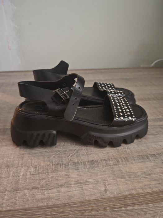 Sandale de damă deosebite