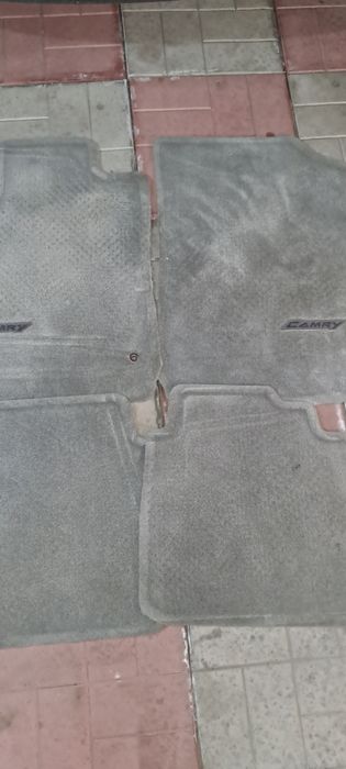 Продам коврики на камри 40