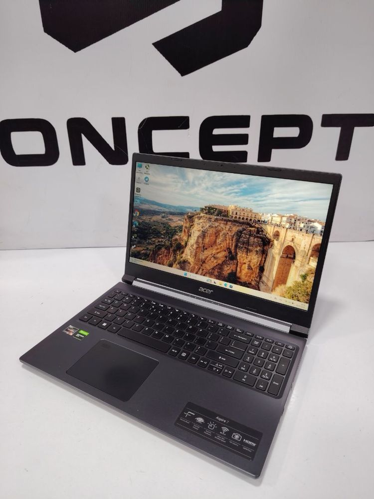 Kuchli Igrovoy Noutbuk Acer Aspire 7