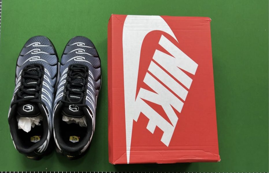 Чисто нови обувки на Nike