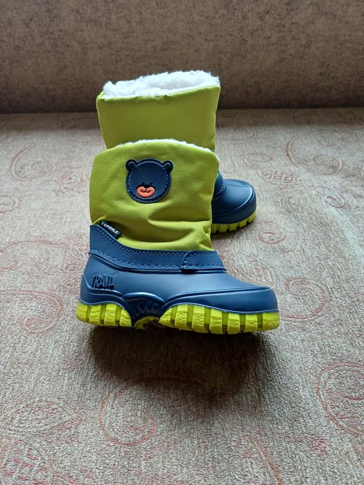 Детски ботушки..