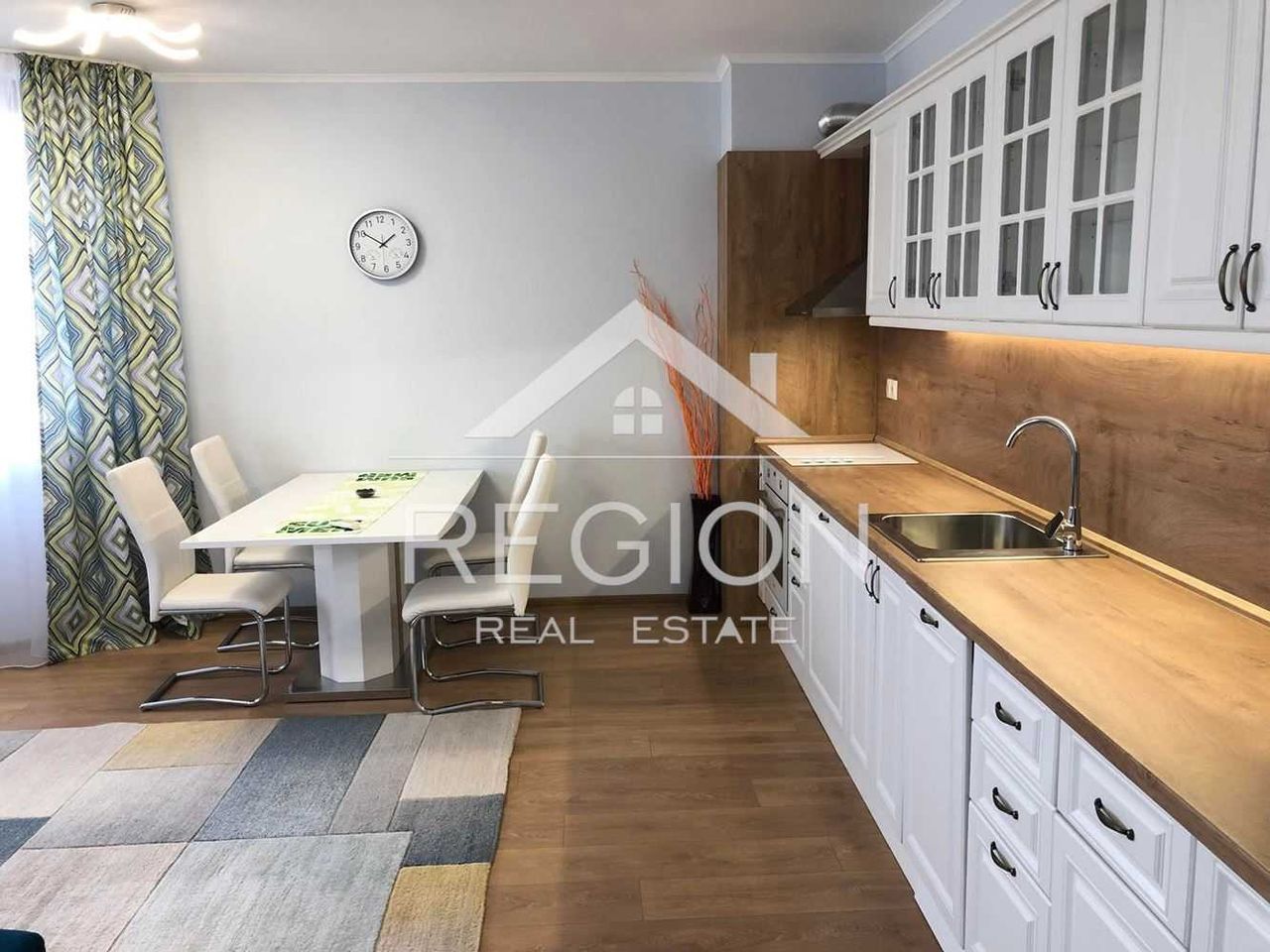 Дава се под наем Двустаен апартамент в Варна, Трошево - 80 кв.м за 612 € - Снимка #2