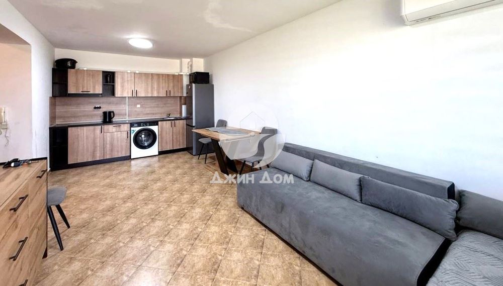 Просторен стилен двустаен апартамент в к-с „Арките“, с. Кошарица