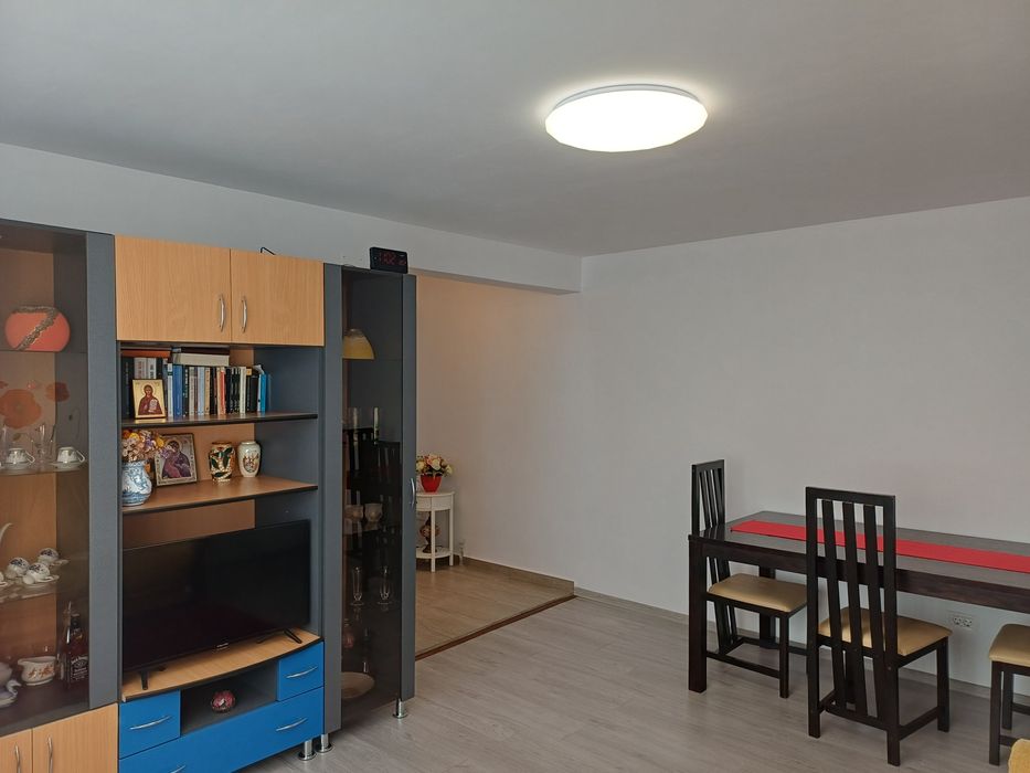 Vând apartament cu 2 camere, or. Săveni, jud. Botosani