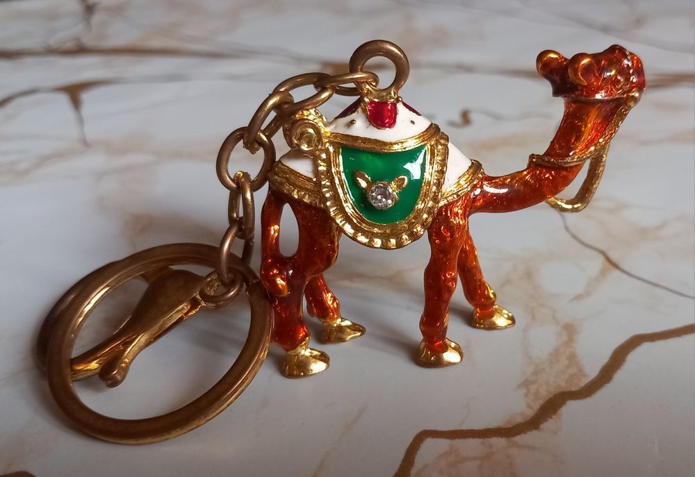 Vând amuletă Feng Shui cu cămilă !!!